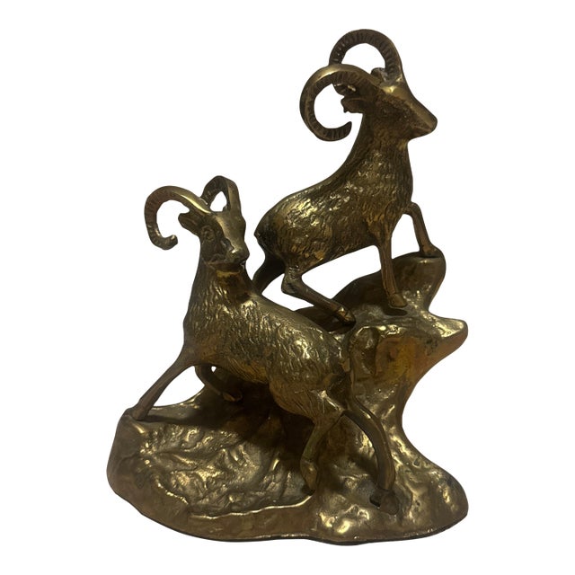 Rams Vintage Sculpture – Trio of Vintage Rams Sculpture on Textured Mountain Base For Sale