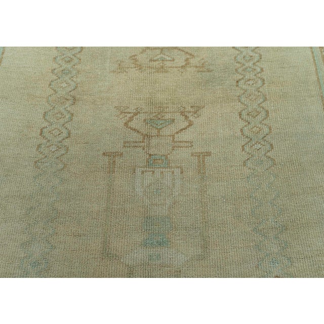 Turkish Vintage Rug 3'11 x 7'4" #20500 For Sale - Image 4 of 8