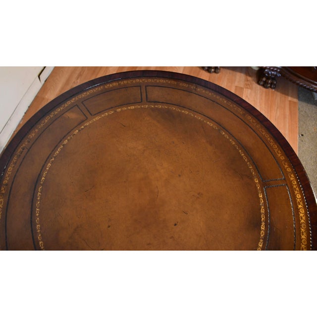 1900s Vanleigh Co. Ny English Chippendale Mahogany & Leather Top Round Center Table / Hall Table For Sale - Image 16 of 17