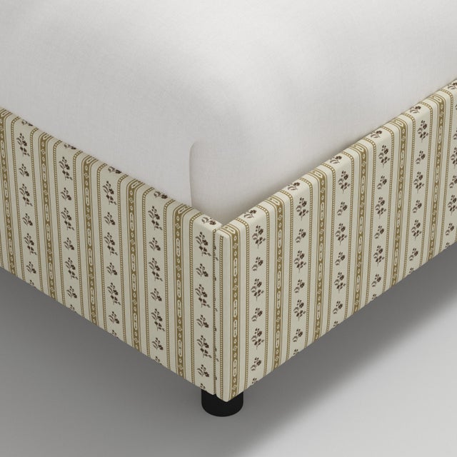 Stoffer Home x Cloth & Company Elsie Bed in Botanical Stripe Dijon with Dijon Welt, Queen For Sale In Chicago - Image 6 of 9