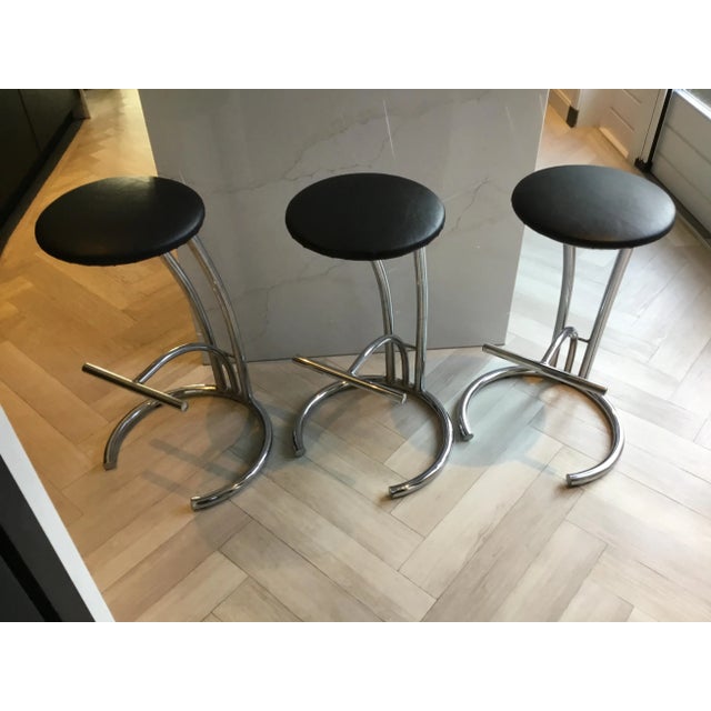 Metal 3 Bar Stools in Chrome Metal, Set of 3 For Sale - Image 7 of 7