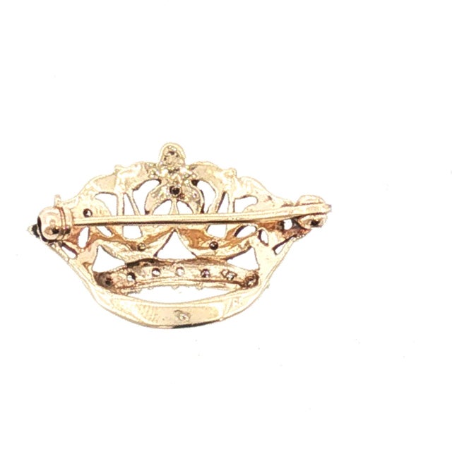 Mid Century 14k Yellow Gold Natural Diamond Crown Pin For Sale - Image 4 of 5