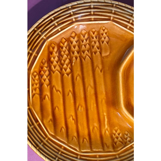 French Spring Time Asparagus Plate Green & Buttery Sienna Brown Majolica Sarraguemines For Sale - Image 3 of 3