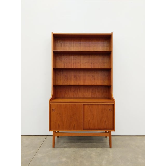 Vintage Danish Modern Teak Bookshelf / Cabinet For Sale - Image 10 of 12