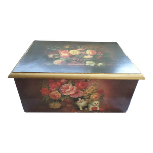 Vintage Wood Keepsake / Storage Box With Kittens in Flowers