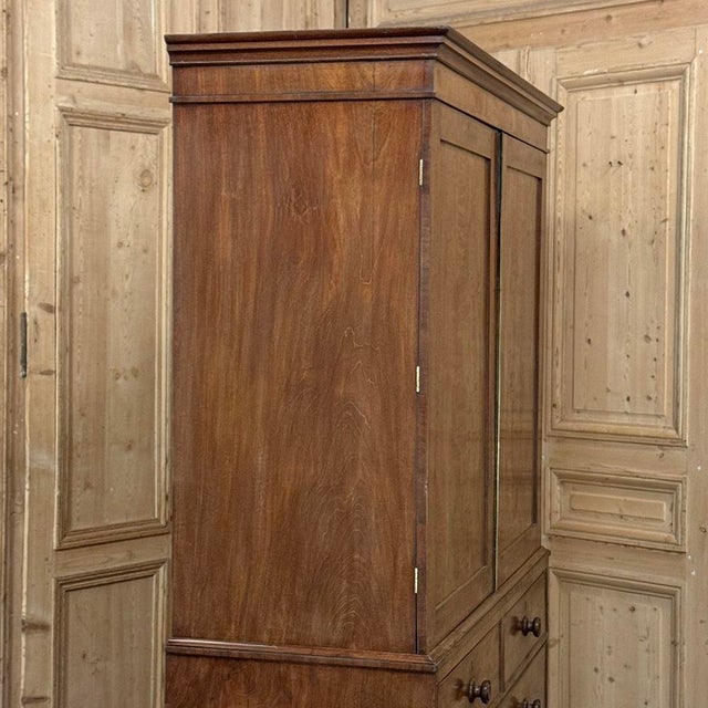 19th Century English Figured Walnut Linen Press ~ Wardrobe For Sale - Image 11 of 18