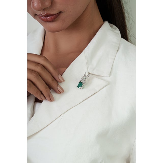 Green Bunny Brooch Pin With 3.08ct Emerald & 1.11ct Pave Diamonds in 14k White Gold For Sale - Image 8 of 13