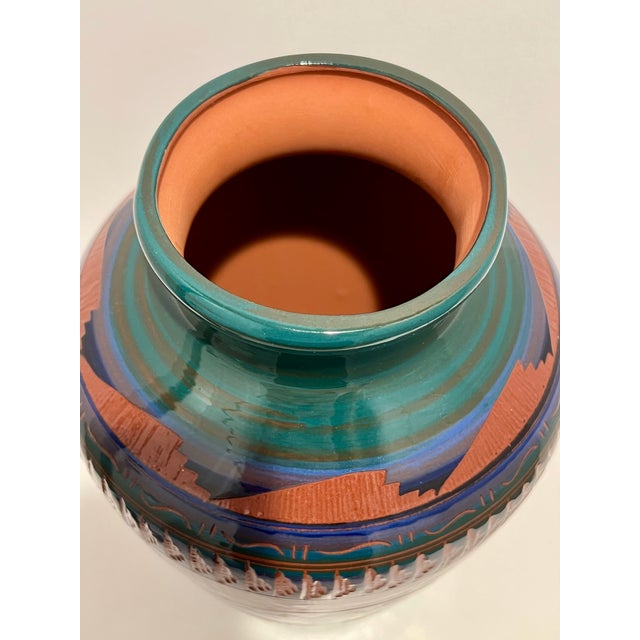 1990s Monumental Southwestern Studio Art Pottery Vase Signed W. Johnson “Navajo” – Carved Bear Motif For Sale - Image 5 of 10