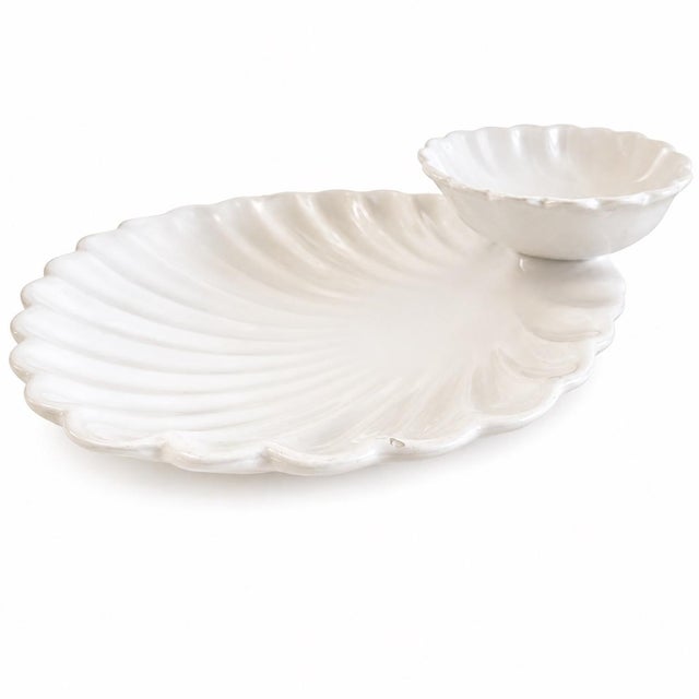 Beautiful vintage large clam shell–shaped ceramic chip-and-dip serving platter in a classic white finish. Made in Italy,...