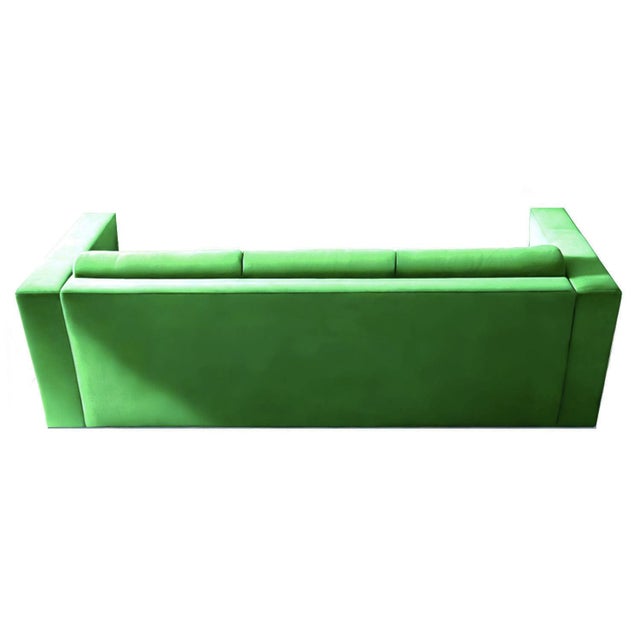Revolution Sofa in Green Velvet from Moanne For Sale - Image 4 of 5