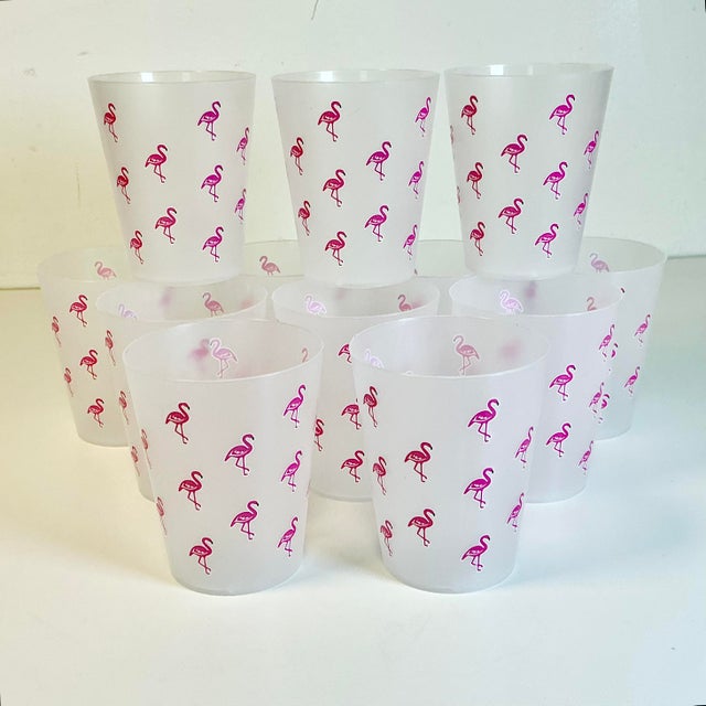 Vintage Coastal Boho Chic Flamingo Poolside Lucite Acrylic Pitcher & Plastic Glasses - Set of 13 For Sale - Image 10 of 14