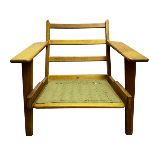 Mid 20th Century Pair of Danish Modern Lounge Chairs Designed by Hans Wegner For Sale - Image 5 of 9