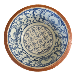 Antique Chinese Qing Dynasty Batavia Ware Bowl With Sweet Pea Motif