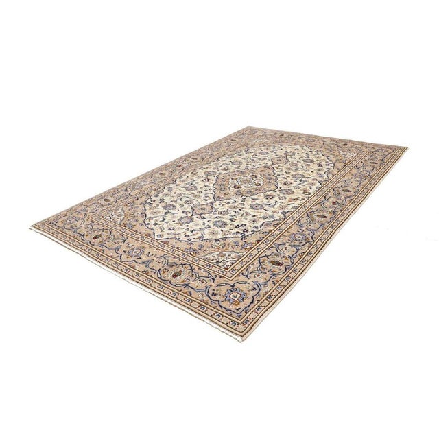 Middle Eastern Rug in Virgin Wool For Sale - Image 11 of 11