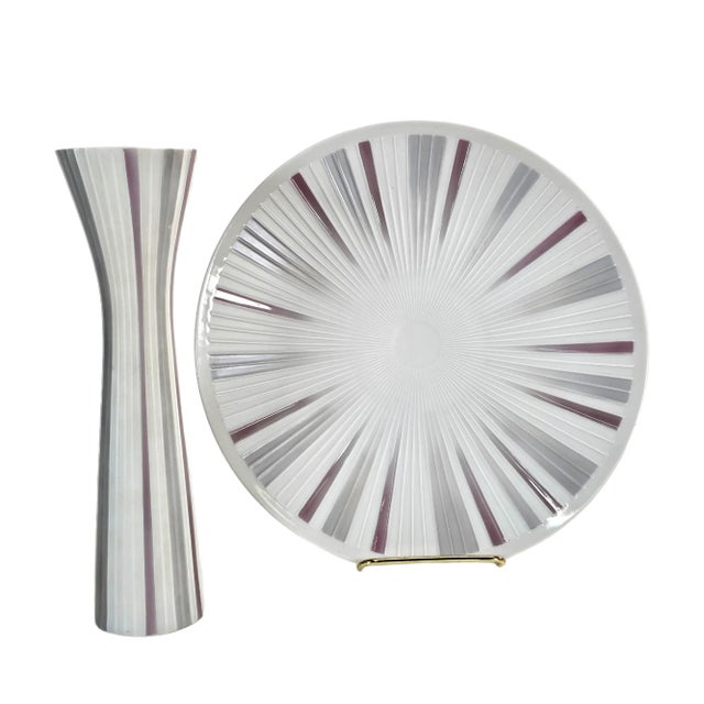 This Mid-Century Modern porcelain set by Rosenthal exemplifies the refined design language that defined post-war German...