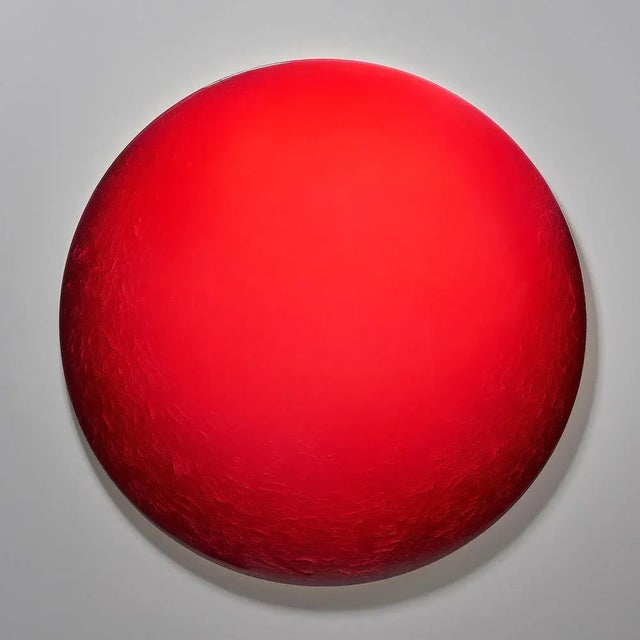 Hard around the edges minimalistic round by Corine Vanvoorbergen Dimensions: diameter 150 cm Materials: Brass, wood,...