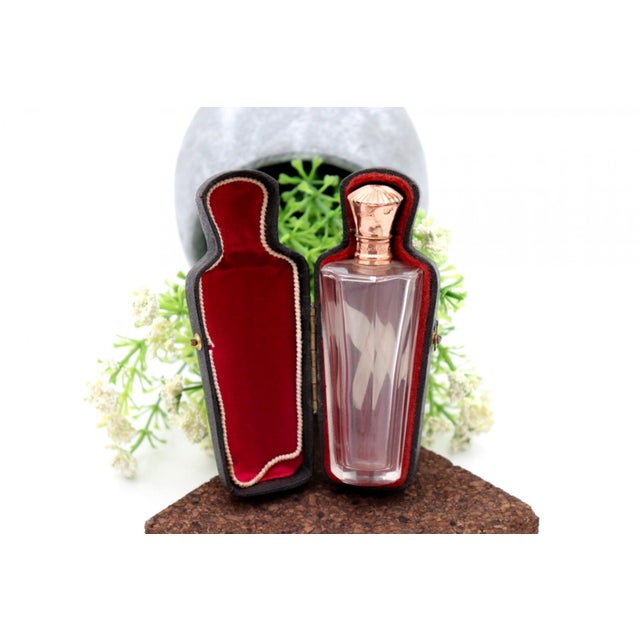 Perfume Bottle in Glass and 15 Karat Gold For Sale - Image 5 of 5