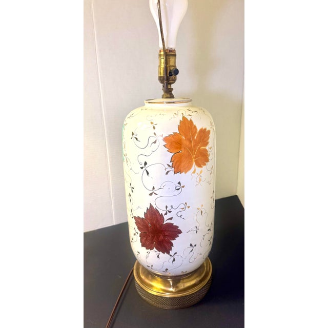 Vintage Mid-Century Modern Hand-Painted Ceramic Table Lamp With Grape Leaves & Gold, Brass Base For Sale - Image 9 of 12