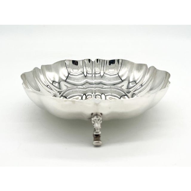 Vintage Oneida Silverplate Footed Bowl — Scalloped Rim — Traditional / Hollywood Regency For Sale - Image 10 of 13
