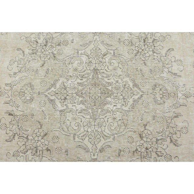 Tabriz Rug 6’11” X 10’1” Beige Wool Vintage Distressed Hand-Knotted Carpet For Sale In Philadelphia - Image 6 of 15