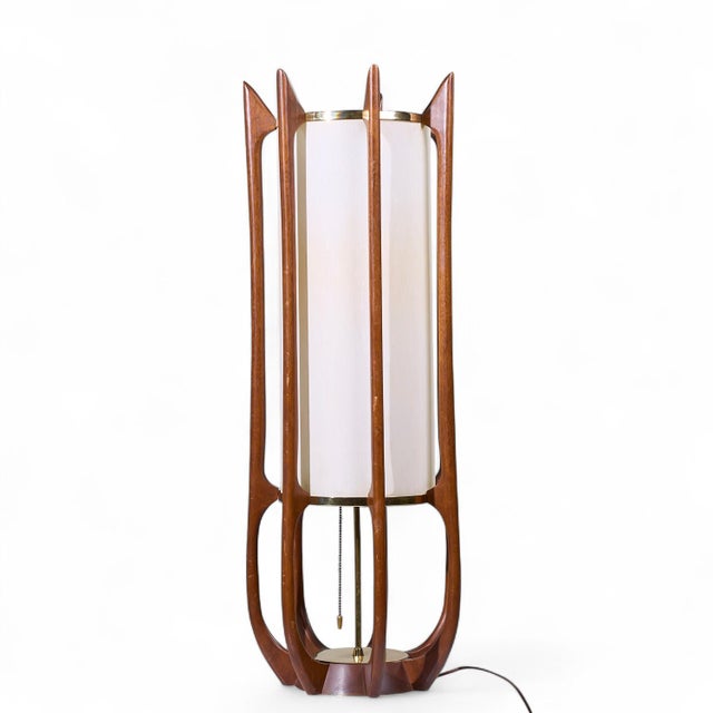 Mid 20th Century Modeline Model 635 Mid Century Sculptured Walnut and Brass Table Lamp For Sale - Image 5 of 7