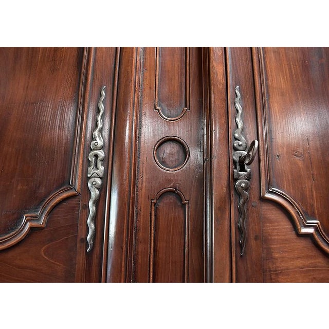 18th Century Louis XIV Two-Corps Buffet in Red Cherry For Sale - Image 3 of 15