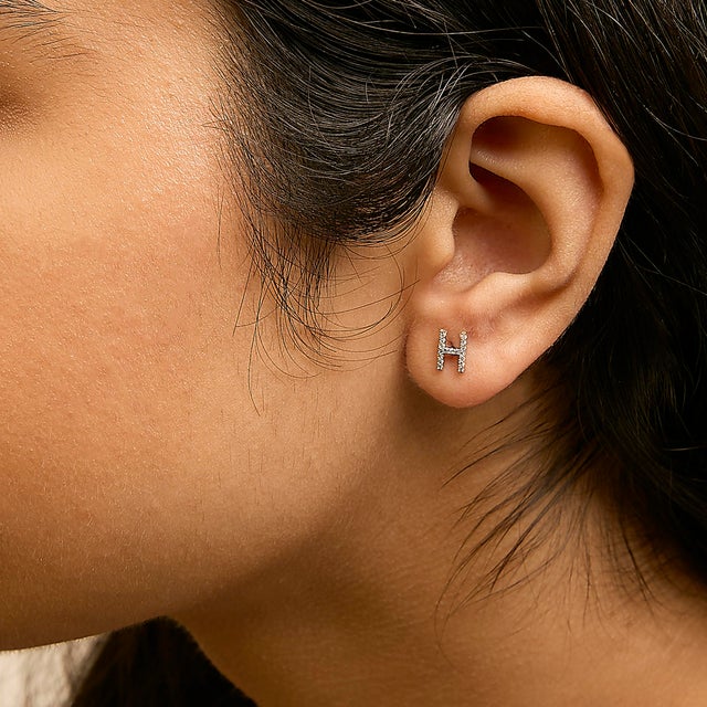 Haus of Brilliance 10K Yellow Gold 1/10 Cttw Diamond 'H' Initial Stud Earring For Sale - Image 4 of 5