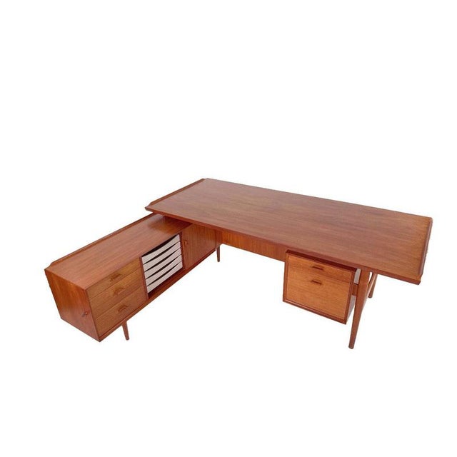 Wood Model 209 Executive Desk by Arne Vodder for Sibast, Denmark, 1960s For Sale - Image 7 of 18