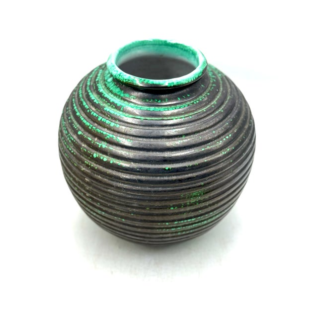 This classic ceramic from the Bordeaux Manufacture (CAB) is certainly very similar to Primavera. This piece has an...