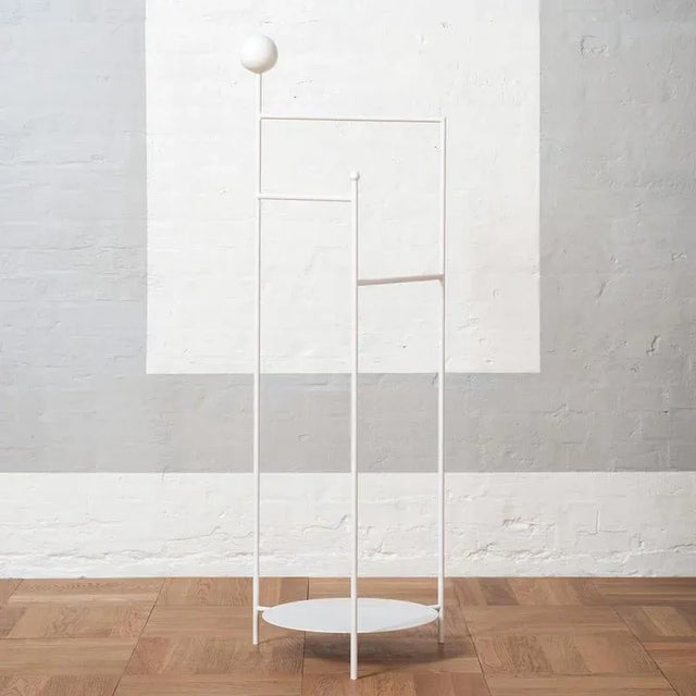 White gestus valet stand by ok design dimensions: d 33.5 x w 40 x h 125.5 cm. Materials: powder-coated metal.