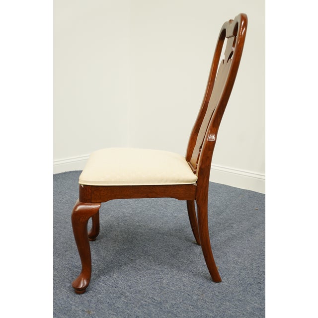 Late 20th Century Universal Furniture Cherry Traditional Queen Anne Style Dining Side Chair For Sale - Image 5 of 10