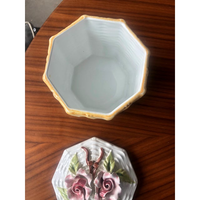 Mid-20th Century Italian Ceramic Flower Topped Box by Bellini For Sale - Image 9 of 10