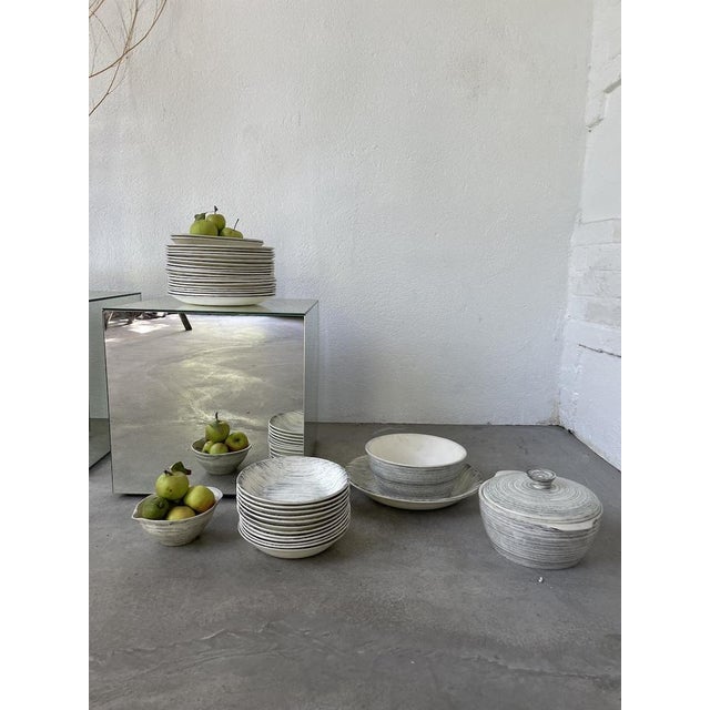 Plates and Dishes Bazas De Salins, 1960, Set of 34 For Sale - Image 6 of 18