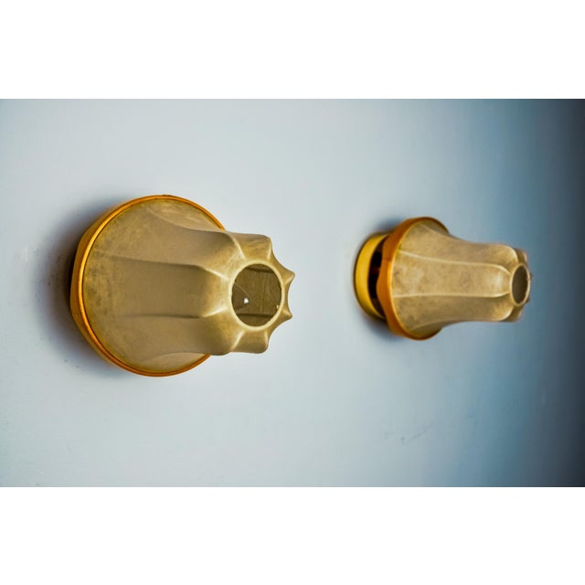 1970s Cocoon Pear-Shaped Wall Lights in Resin and Pine, Italy, 1970s, Set of 2 For Sale - Image 5 of 9