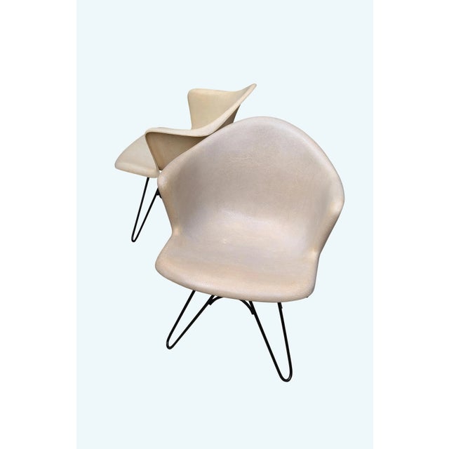 Pair of Fiberglass Armchairs With Angled Profiles in the Style of Lawrence Peabody For Sale - Image 4 of 11