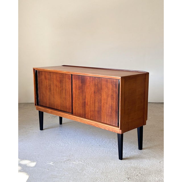 Ash & Rosewood Sideboard by Gordon Russell for Russell of Broadway, 1950s For Sale - Image 10 of 10