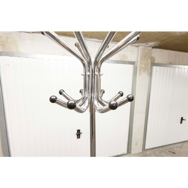 Industrial Industrial Rotating Parrot Coat Rack with 16 Hooks in Chrome-Plated Metal, 1960s For Sale - Image 3 of 18