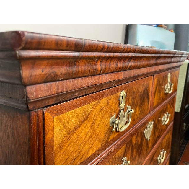 Brown Early 18th Century English Walnut Chest of Drawers, C. 1700–1725 For Sale - Image 8 of 18