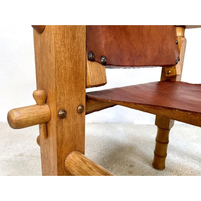 1960s South American Brutalist Leather & Oak Safari Chair, Colombia, 1960s For Sale - Image 5 of 13