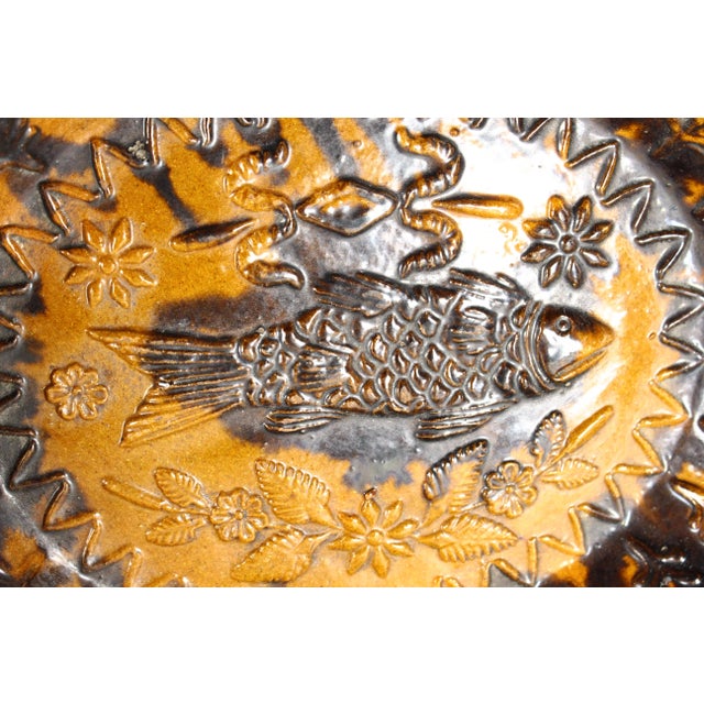 Circa 1900 Barrio De La Luz Puebla Pottery Dish Tortoiseshell Glaze Barro Vidriado With Fish For Sale - Image 9 of 18