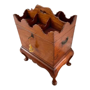 Late 18th Century Queen Anne Mahogany Cellarette