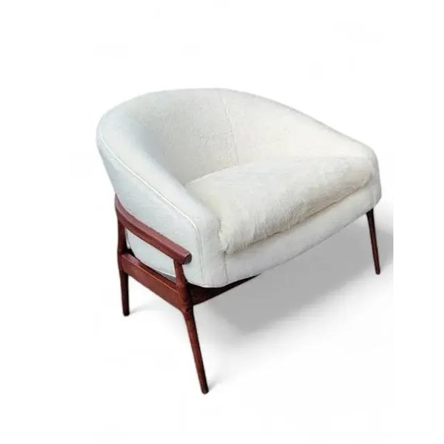 Mid-Century Modern MCM Low Barrel Back Lounge Chair by Fairfield Chair Co. Newly Reupholstered For Sale - Image 3 of 4