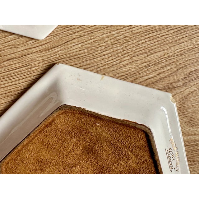 1970s 1970s Vintage Gucci Horsebit Porcelain Hexagonal Coaster Set & Leather Case - Rare Italian Equestrian Barware For Sale - Image 5 of 12