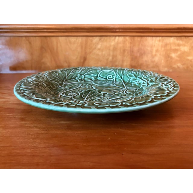 Mediterranean Late Twentieth Century Green Majolica Style Circular Platter by Bordallo Pinheiro For Sale - Image 3 of 8