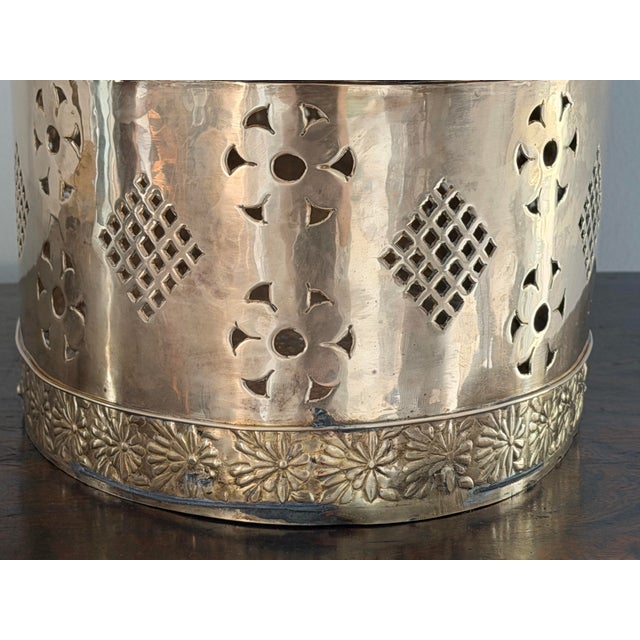 Mottahedeh Mottahedeh Dutch-Style Pierced Brass Jardinière Oval Planter For Sale - Image 4 of 11