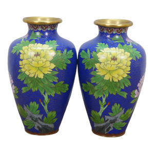 Early 20th Century Pair of Chinese Cloisonne Cobalt Blue Floral Peonies Butterfly Vases Urns 7"
