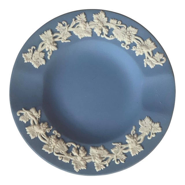 Vintage Mid-Century Wedgwood Blue Jasperware Ashtray/Catchall For Sale