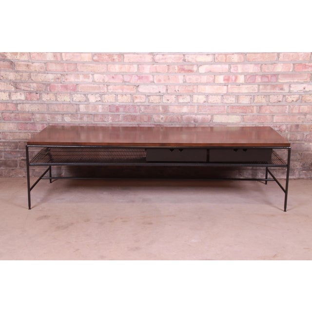 An exceptional mid-century modern coffee table or bench By Paul McCobb for Winchendon Furniture "Planner Group" USA, 1950s...