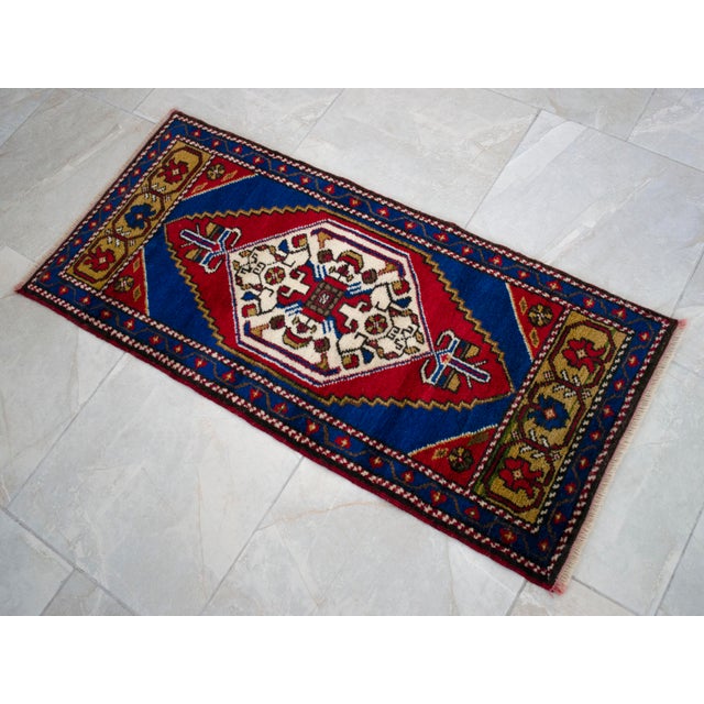 1970s Hand Made Small Turkish Rug. DoorMat Entry Decor Kitchen Mat Baht Mat - 20'' X 44'' For Sale - Image 11 of 13