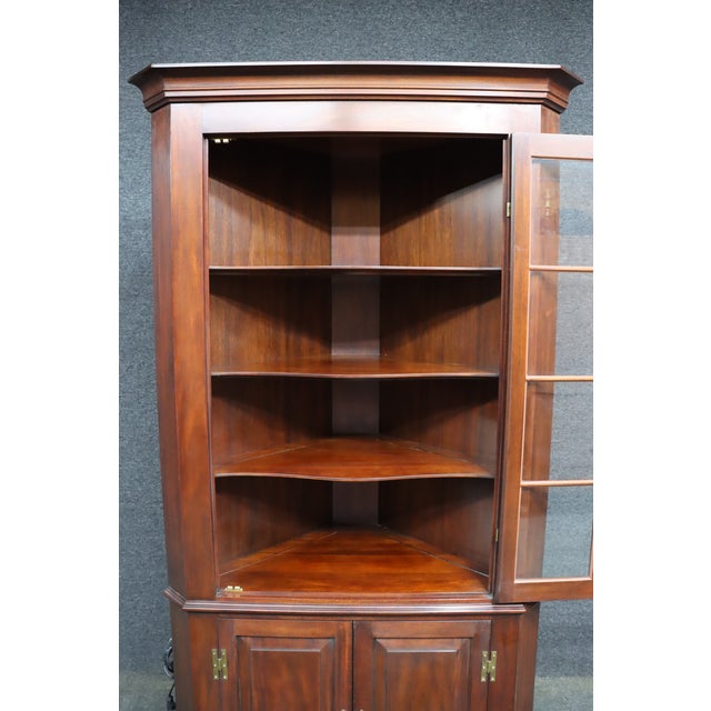 Henkel Harris Genuine Mahogany Illuminated Corner Cabinet / Curio Display Cabinet For Sale In Philadelphia - Image 6 of 12